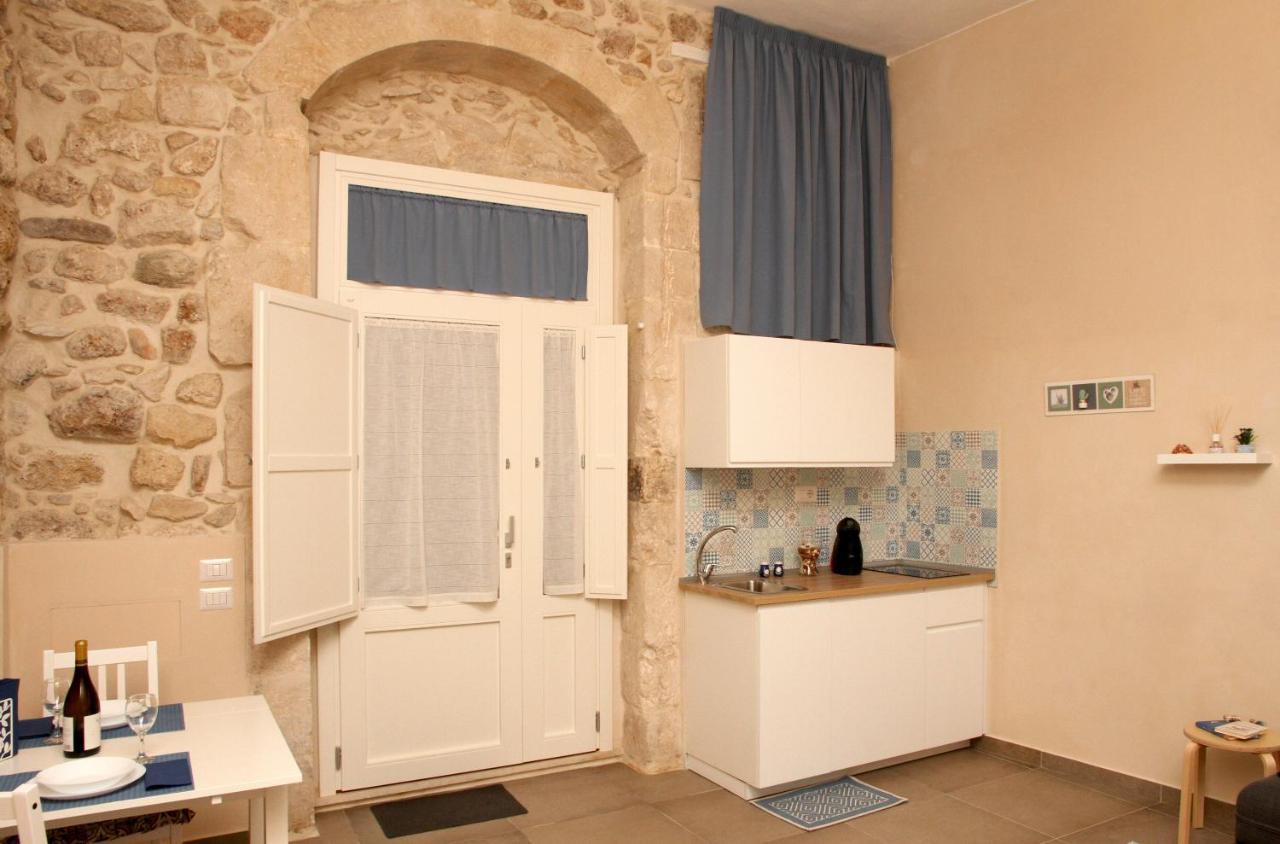 Essentia Rooms- Ortigia Holidays Syracuse Exterior photo