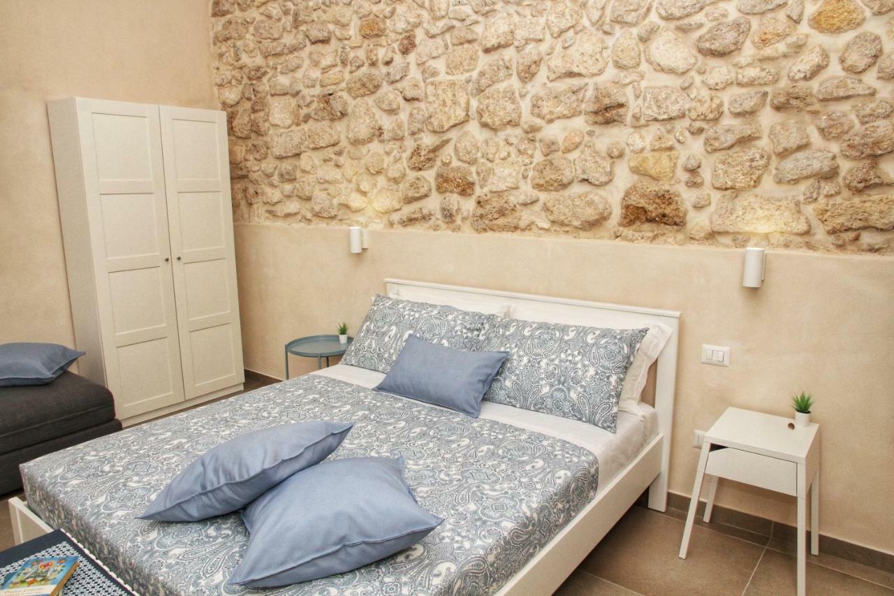 Essentia Rooms- Ortigia Holidays Syracuse Exterior photo