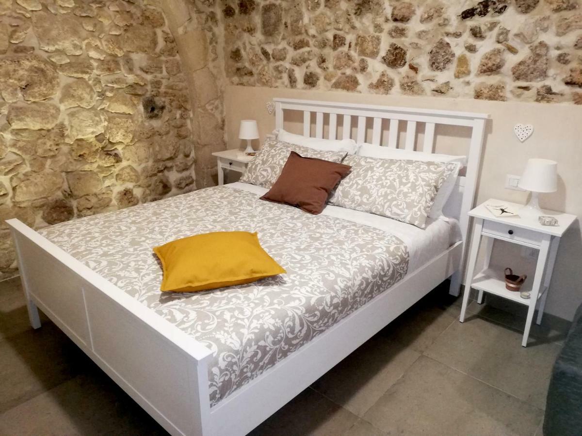 Essentia Rooms- Ortigia Holidays Syracuse Exterior photo